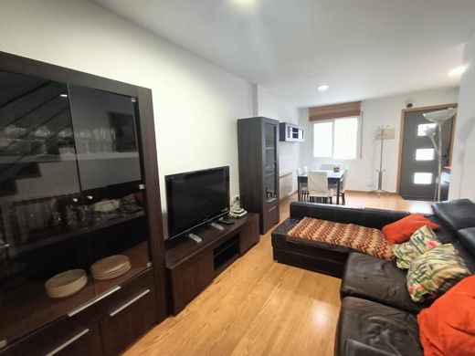 Luxury House for sale in Badalona, 569 000 €, Photo 2