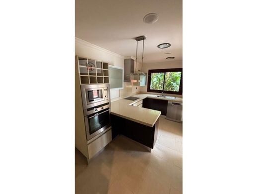 Luxury House for sale in Marbella, 2 500 000 €, Photo 5