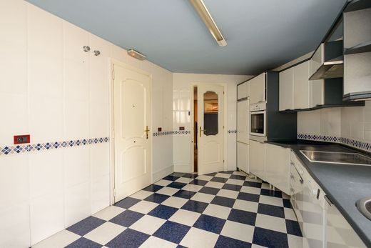 Appartement de luxe à vendre à Oviedo, 830 000 €, Photo 2