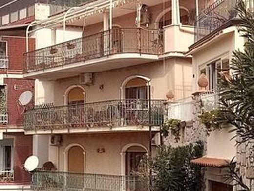 Luxury Apartment for sale in Taormina, 775 000 €, Photo 1