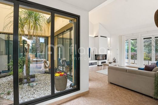 Luxury House for sale in Sarrià de Ter, 570 000 €, Photo 1