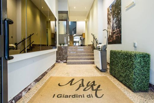 Luxury Apartment for sale in Bari, 450 000 €, Photo 1