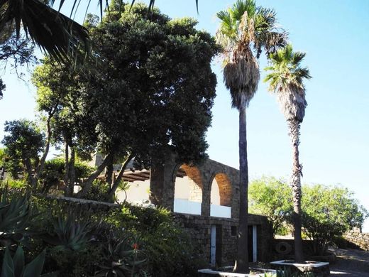 Luxury House for sale in Pantelleria, 1 700 000 €, Photo 2
