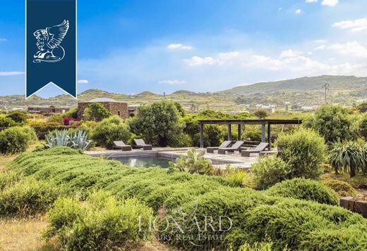 Luxury House for sale in Pantelleria, 1 400 000 €, Photo 1