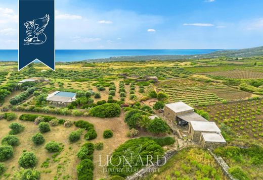 Luxury House for sale in Pantelleria, 1 400 000 €, Photo 2