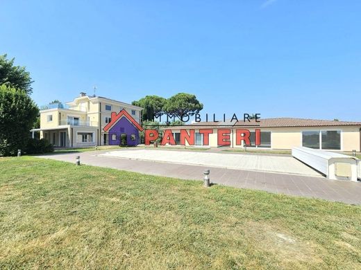 Luxury House for sale in Chiesina Uzzanese, 980 000 €, Photo 1