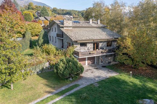 Luxury House for sale in Tresivio, 690 000 €, Photo 1