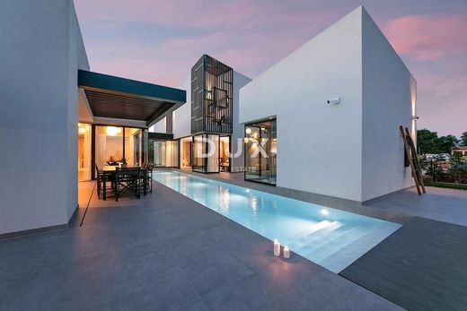 Maison de luxe à vendre à Porec, 2 594 000 €, Photo 2