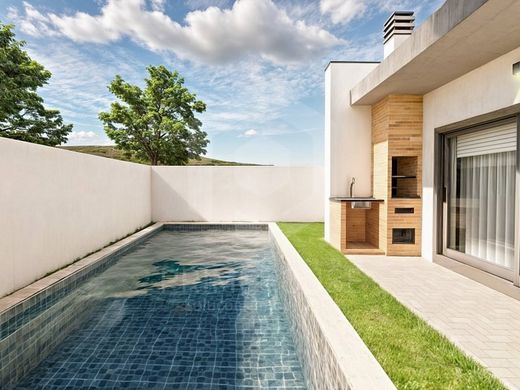 Luxury House for sale in Seixal, 625 000 €, Photo 3