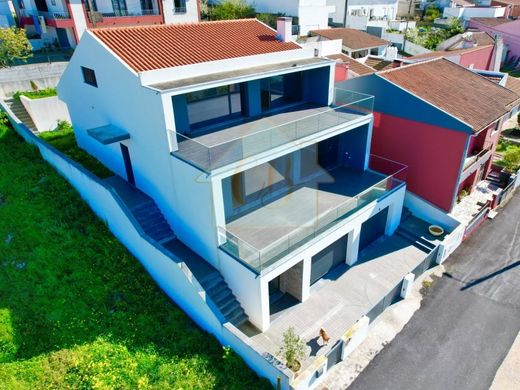 Maison de luxe à vendre à Torres Vedras, 620 000 €, Photo 1