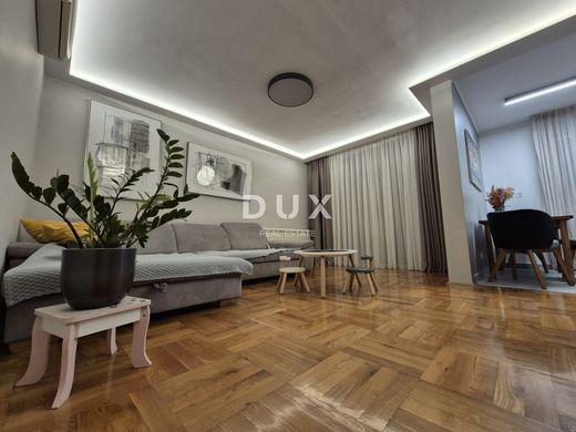 Luxury Apartment for sale in Rovinj, 390 370 €, Photo 2