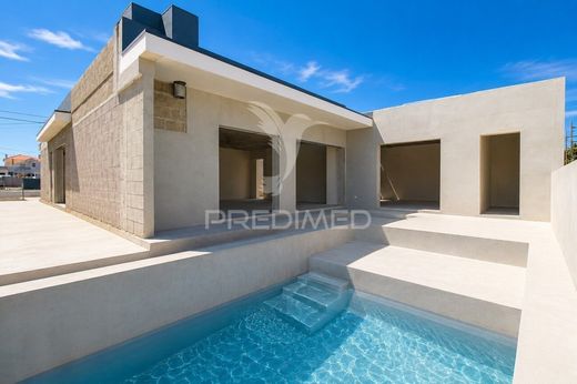 Maison de luxe à vendre à Seixal, 645 000 €, Photo 1