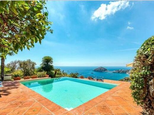 Luxury House for sale in Ischia, 2 650 000 €, Photo 1
