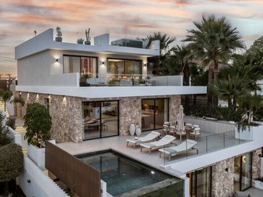 Luxury House for sale in Marbella, 2 475 000 €, Photo 1