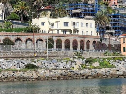 Luxury Apartment for sale in Bordighera, 780 000 €, Photo 2