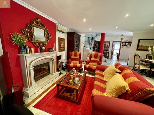 Luxury House for sale in Coria Del Río, 450 000 €, Photo 1