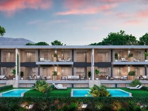 Luxury House for sale in Marbella, 1 100 000 €, Photo 1