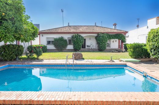 Luxury House for sale in Dos Hermanas, 460 000 €, Photo 1