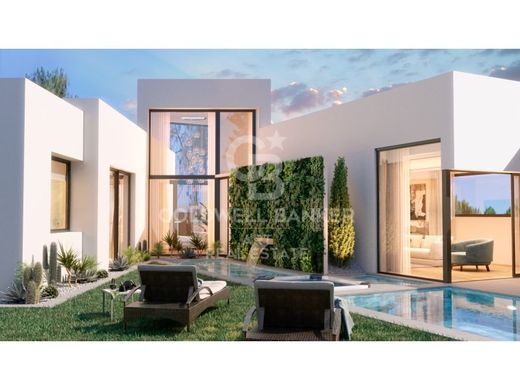 Maison de luxe à vendre à Marbella, 1 600 000 €, Photo 1