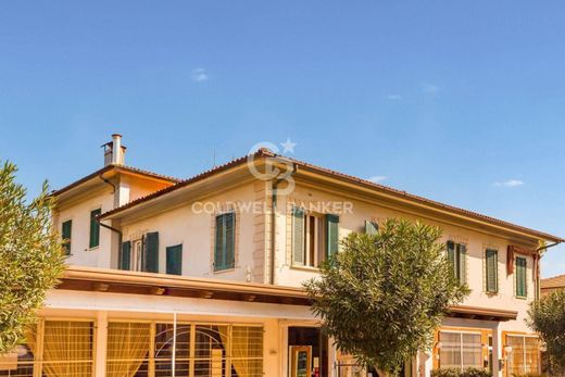 Luxury Apartment for sale in Pietrasanta, 515 000 €, Photo 1