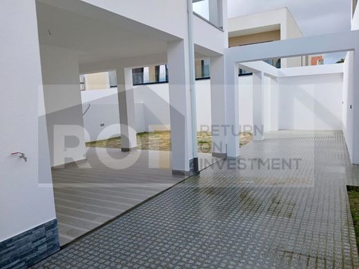 Luxury House for sale in Seixal, 585 000 €, Photo 2