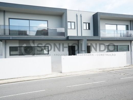 Luxury House for sale in Maia, 680 000 €, Photo 2