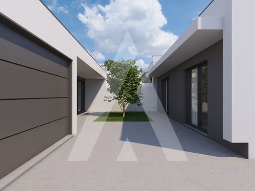 Luxury House for sale in Santa Maria Da Feira, 440 000 €, Photo 6