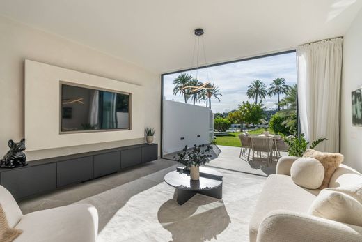 Luxury House for sale in Nueva Andalucia, 1 395 000 €, Photo 2