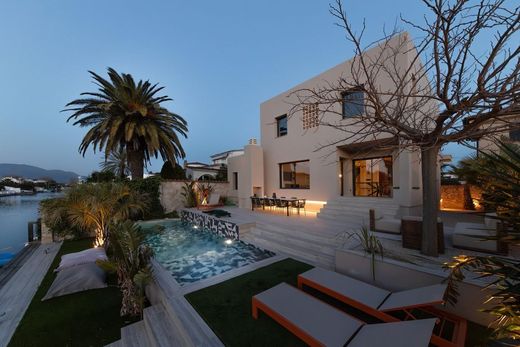Luxury House for sale in Empuriabrava, 1 390 000 €, Photo 1