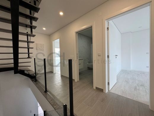 Luxury House for sale in Seixal, 555 000 €, Photo 4