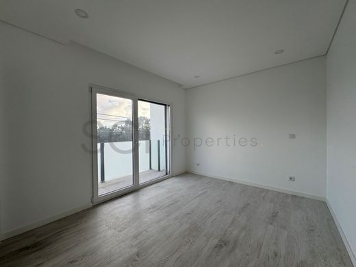 Luxury House for sale in Seixal, 555 000 €, Photo 7
