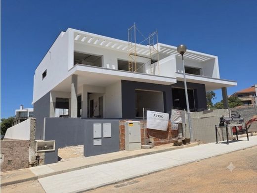 Luxury House for sale in Torres Vedras, 675 000 €, Photo 1