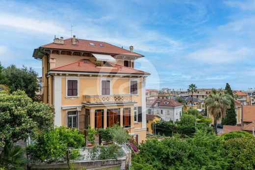 Appartement de luxe à vendre à Alassio, 1 250 000 €, Photo 2