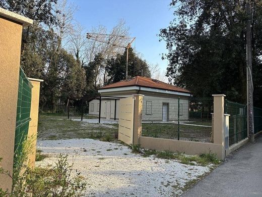 Luxury House for sale in Massa, 1 300 000 €, Photo 3