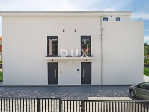 Maison de luxe à vendre à Porec, 1 060 000 €, Photo 3