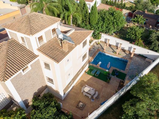 Luxury House for sale in La Línea de La Concepción, 875 000 €, Photo 2