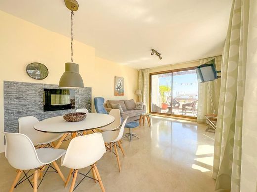 Luxury Apartment for sale in La Línea de La Concepción, 440 000 €, Photo 5