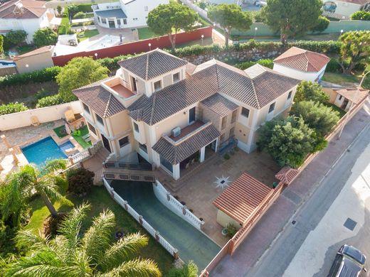 Luxury House for sale in La Línea de La Concepción, 875 000 €, Photo 5