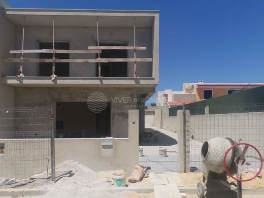 Luxury House for sale in Seixal, 585 000 €, Photo 1