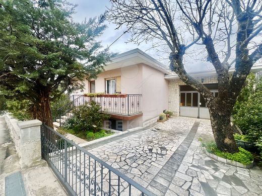 Maison de luxe à vendre à Crikvenica, 449 000 €, Photo 1