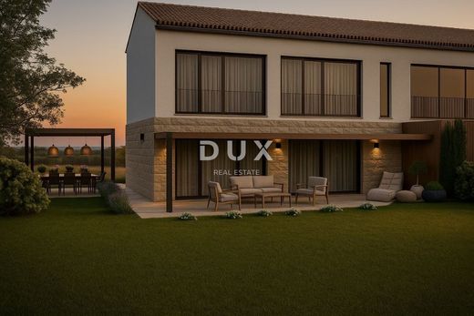 Maison de luxe à vendre à Porec, 465 000 €, Photo 6