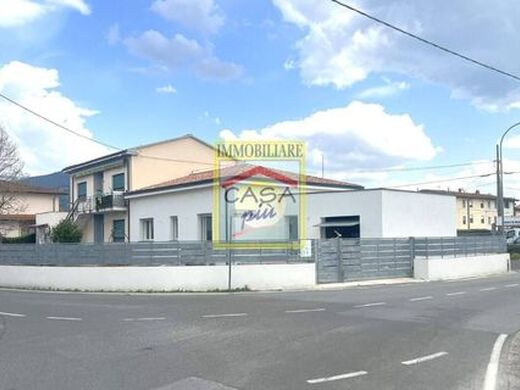 Luxury House for sale in Cascina, 520 000 €, Photo 1