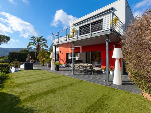 Luxury House for sale in Cabrils, 1 750 000 €, Photo 1