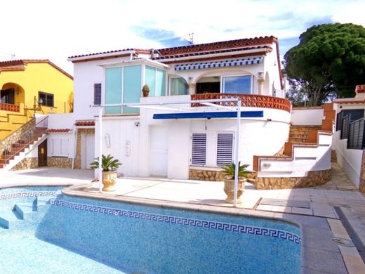 Luxury House for sale in L Escala, 460 000 €, Photo 1