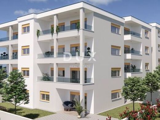 Appartement de luxe à vendre à Pula, 545 529 €, Photo 2