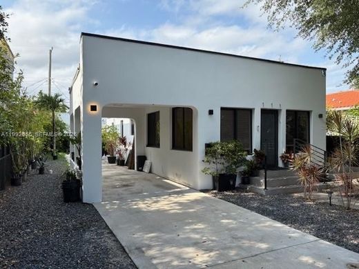 Luxury House for sale in Miami, 1 284 037 €, Photo 2