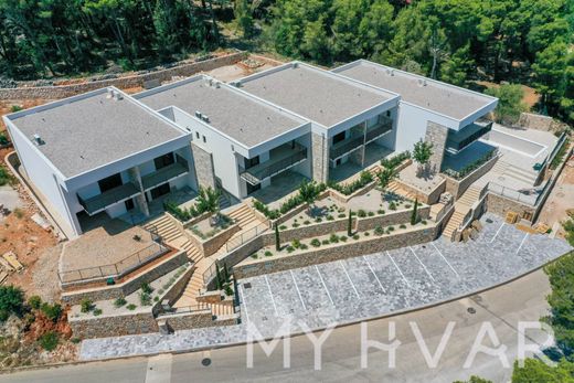 Appartement de luxe à vendre à Jelsa, 680 000 €, Photo 5