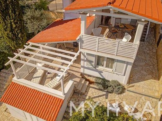 Maison de luxe à vendre à Jelsa, 750 000 €, Photo 6