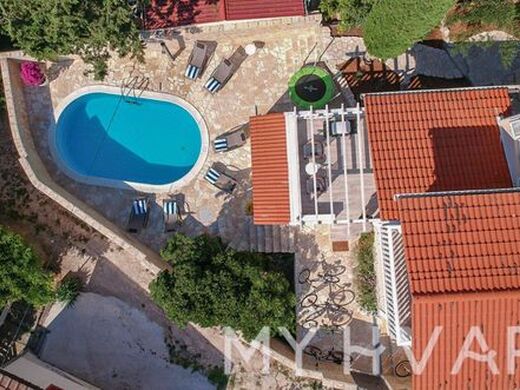 Maison de luxe à vendre à Jelsa, 750 000 €, Photo 7