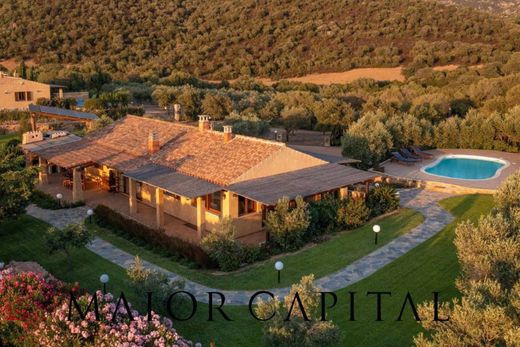 Maison de luxe à vendre à Olbia, 1 040 000 €, Photo 1